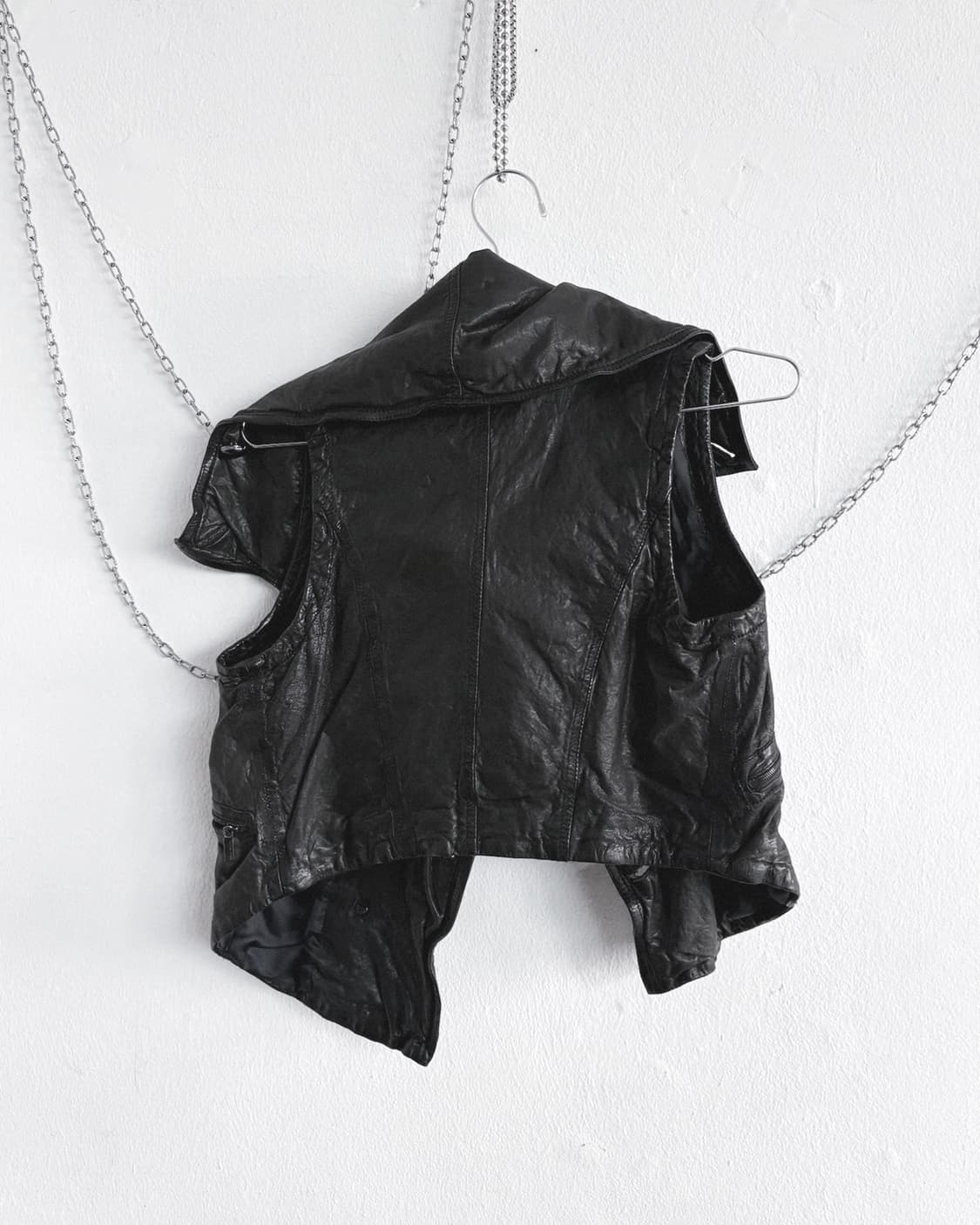 카렌 밀렌 아방가르드 하이넥 드레이프 나폴레옹 레더 베스트 상품이미지8