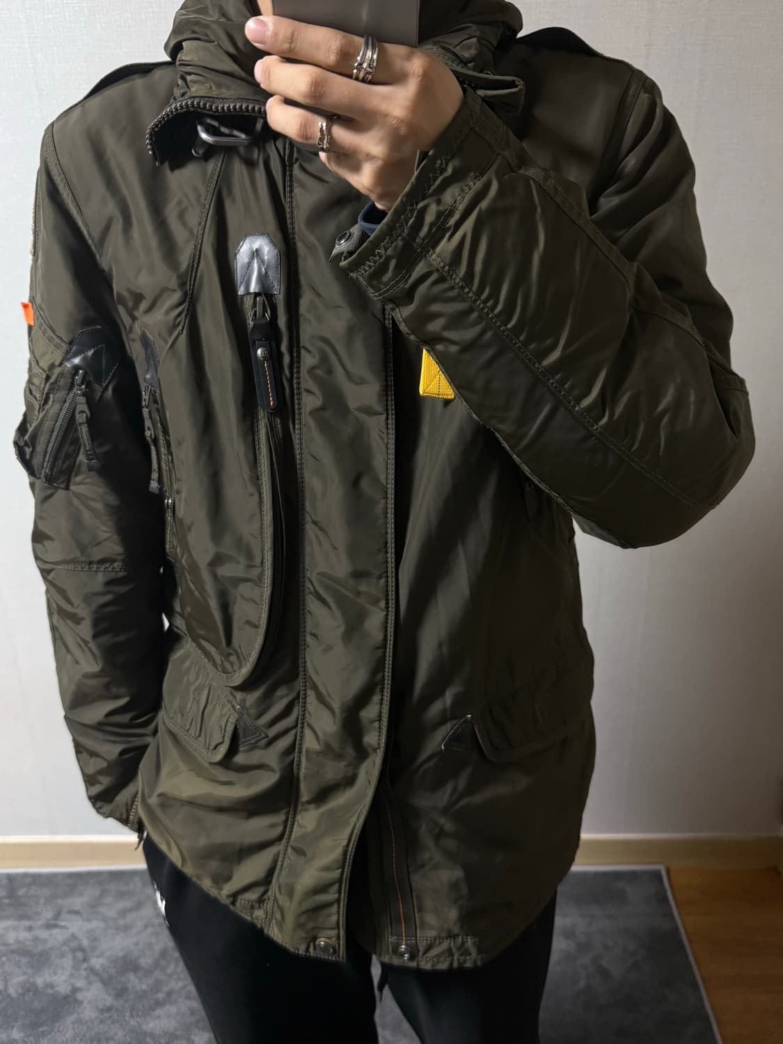 착샷있음 파라점퍼스(Parajumpers) 코디악 라이트 핸드 M 상품이미지4