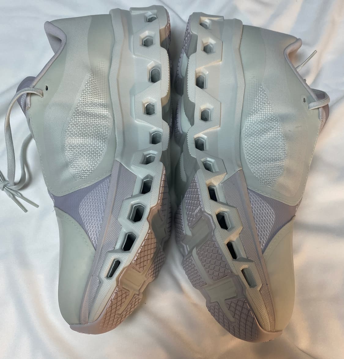 [305]ON 러닝 X PAF 클라우드몬스터 2 Vapor Frost 상품이미지3