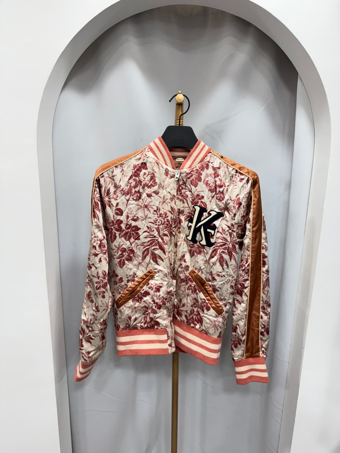 백화점판 구찌 봄버 자켓 40사이즈 상품이미지1