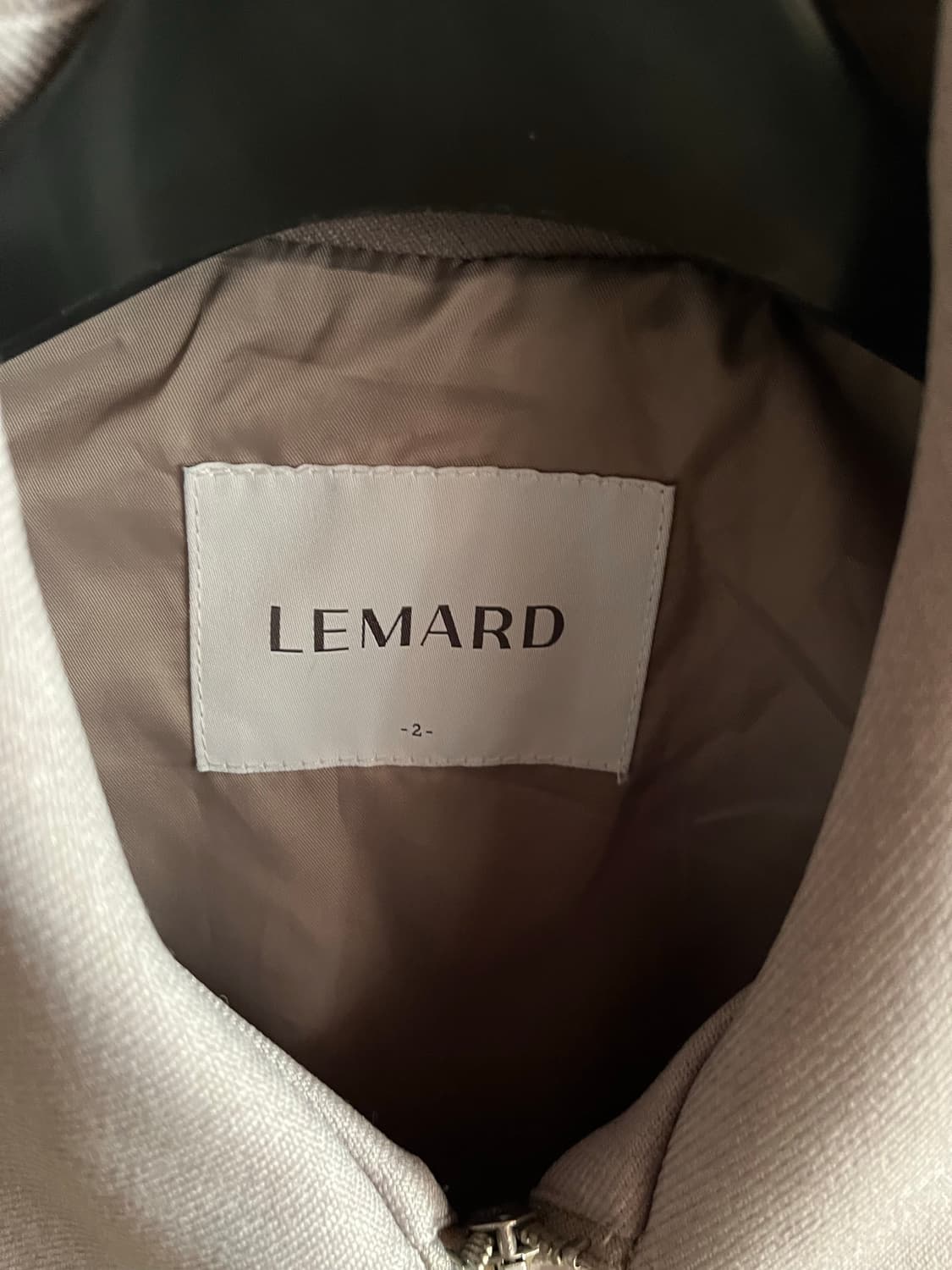 르마드 로우컷 뒷밴딩 숏 자켓 상품이미지4