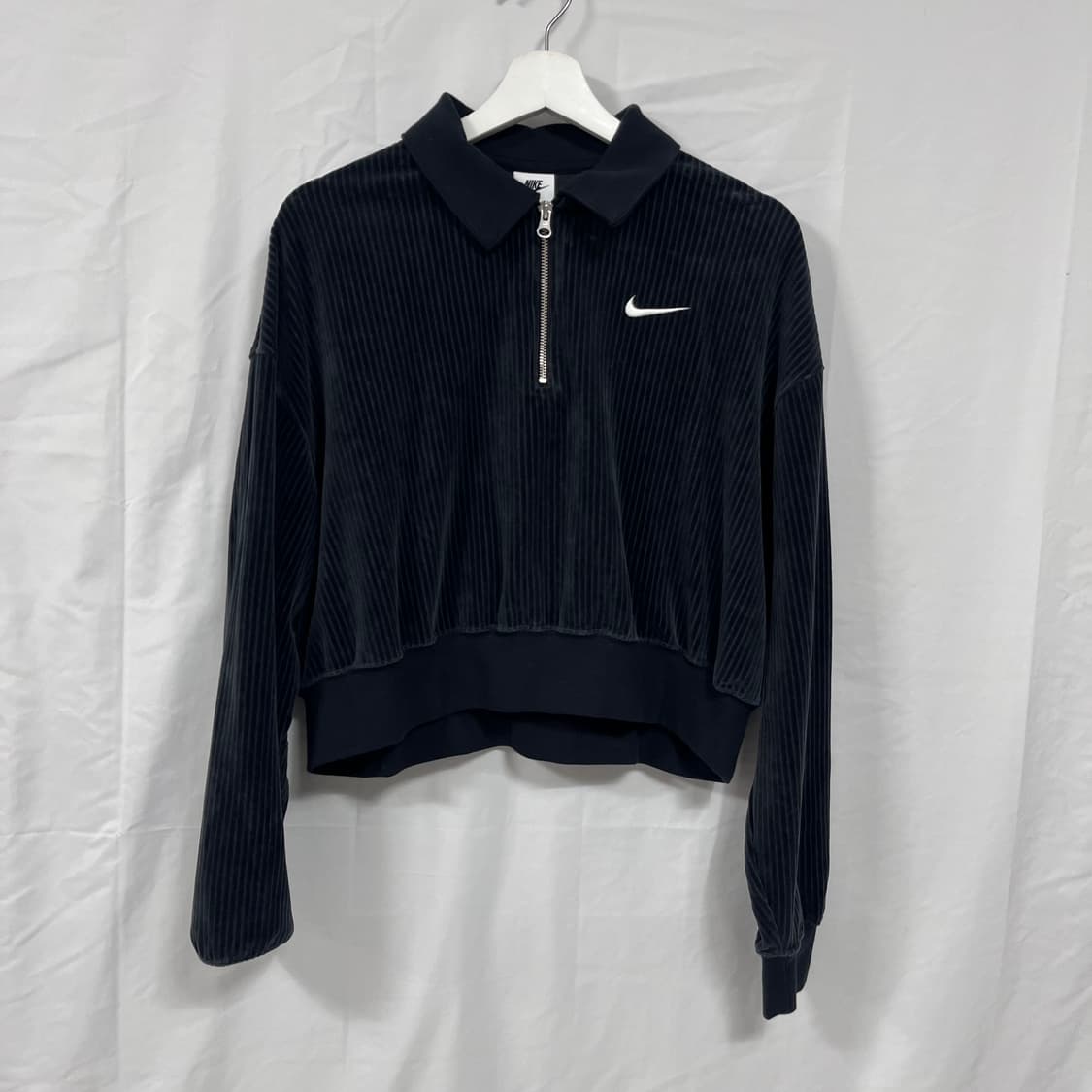 나이키 스포츠웨어 코듀로이 반집업 크롭 탑 상품이미지1