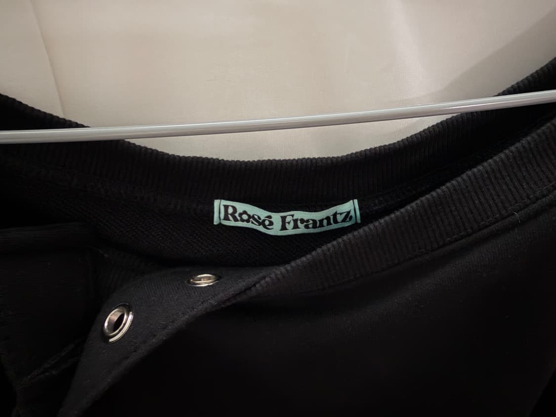 로제프란츠 오프숄더 맨투맨 판매 상품이미지4