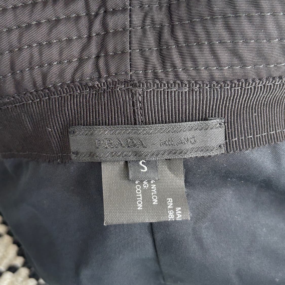 [A급] S사이즈 프라다 나일론 버킷햇 상품이미지8