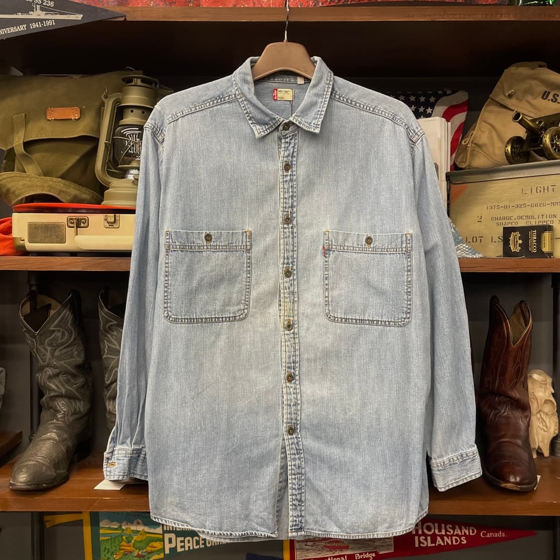 리바이스 레드 탭 클래식 포켓 데님 셔츠 상품이미지1