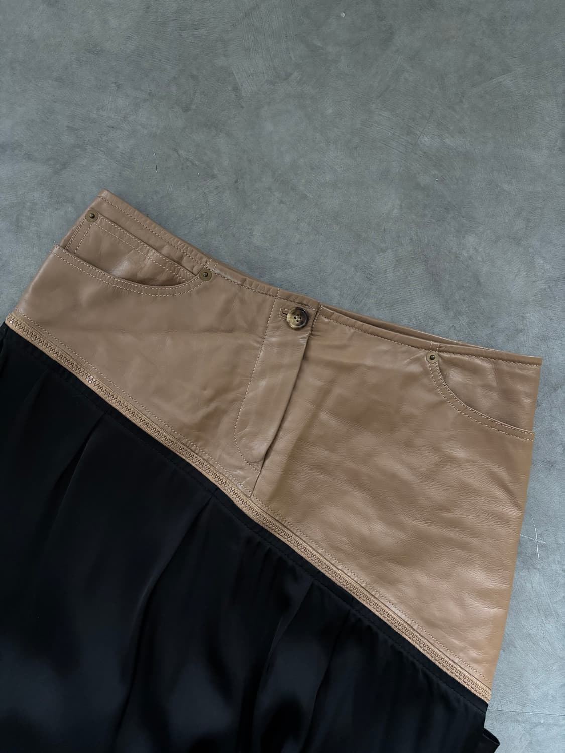 CELINE 셀린느 카프스킨레더 미디 스커트  상품이미지4