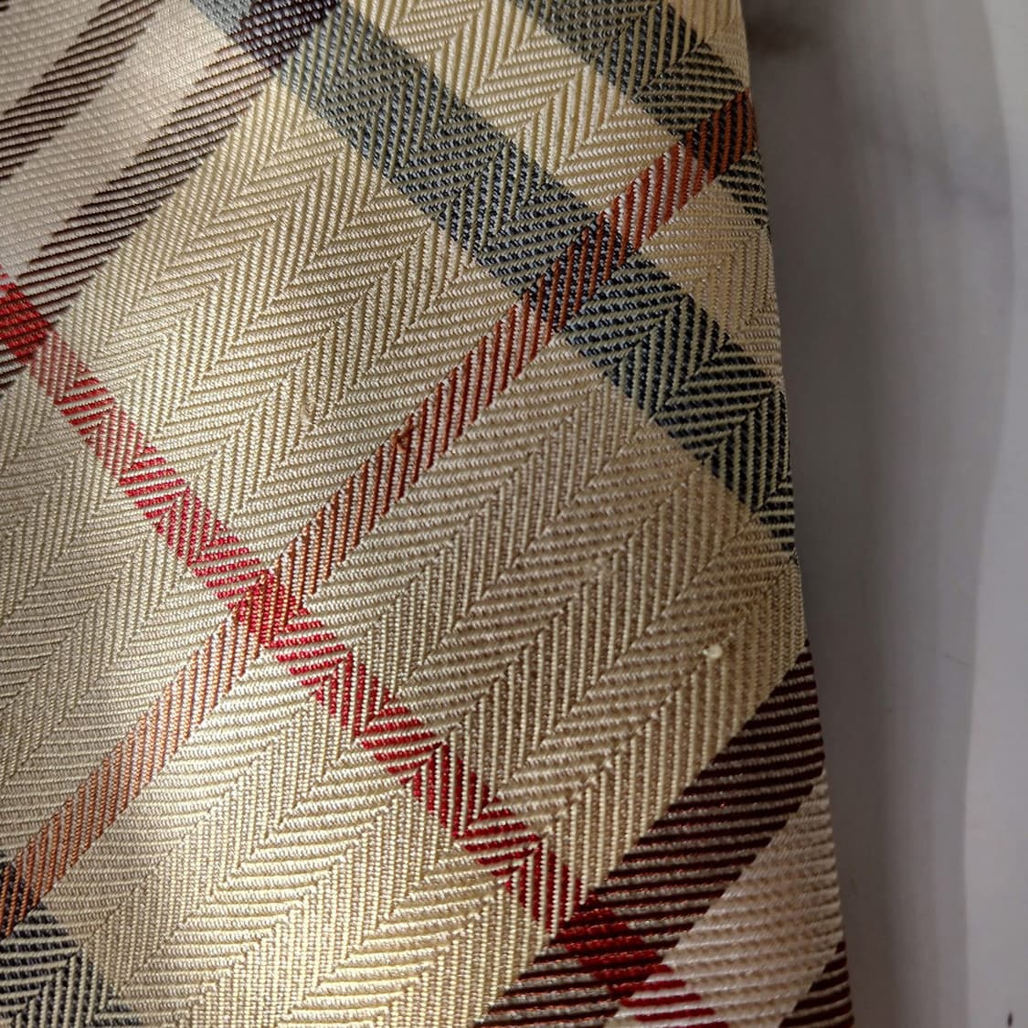 버버리 실크 베이지 체크 넥타이 9.5cm A등급 A19480
 상품이미지7