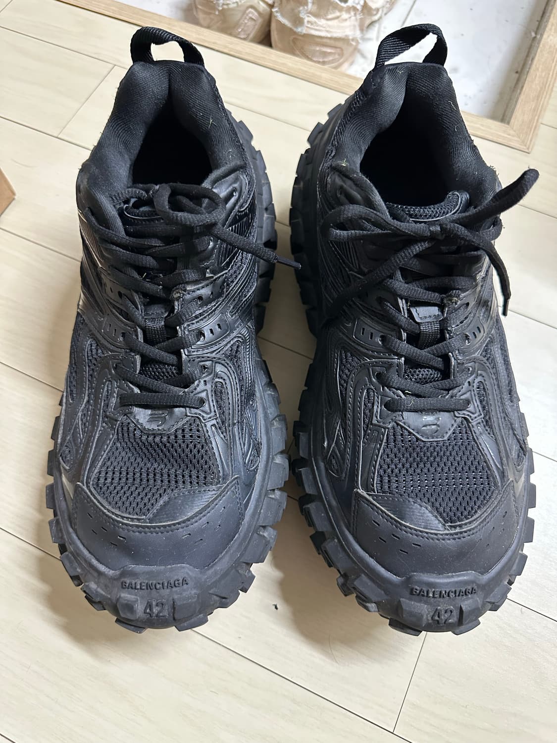 발렌시아가 디펜더 블랙 상품이미지1