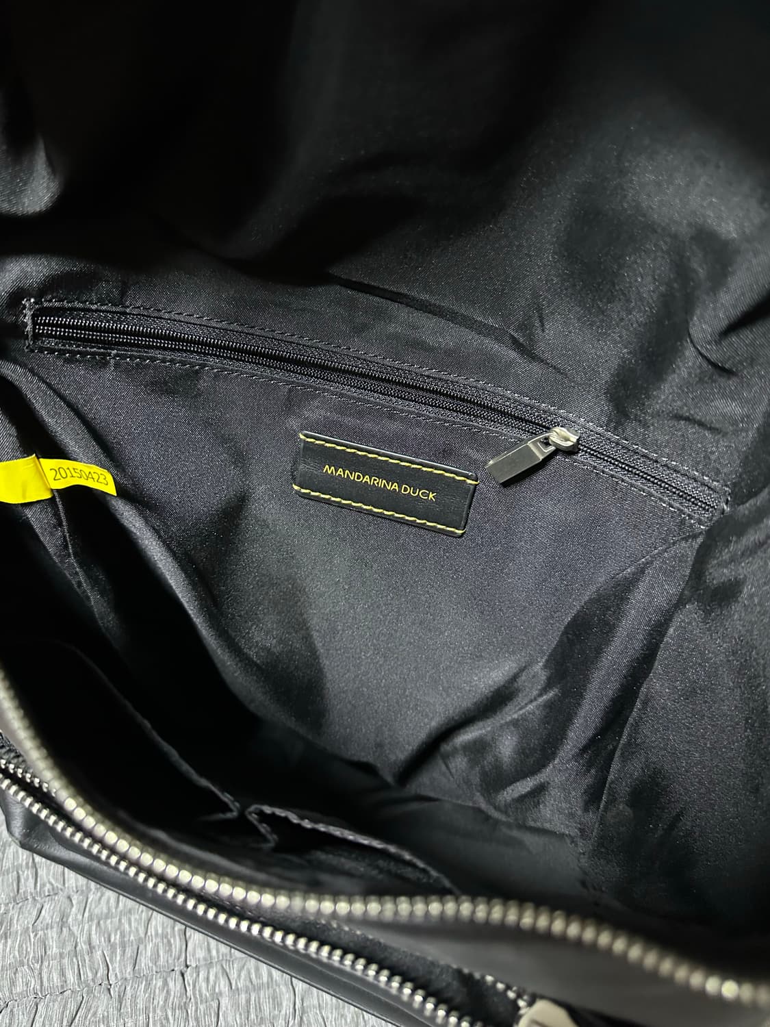 만다리나덕 블랙 백팩 상품이미지5