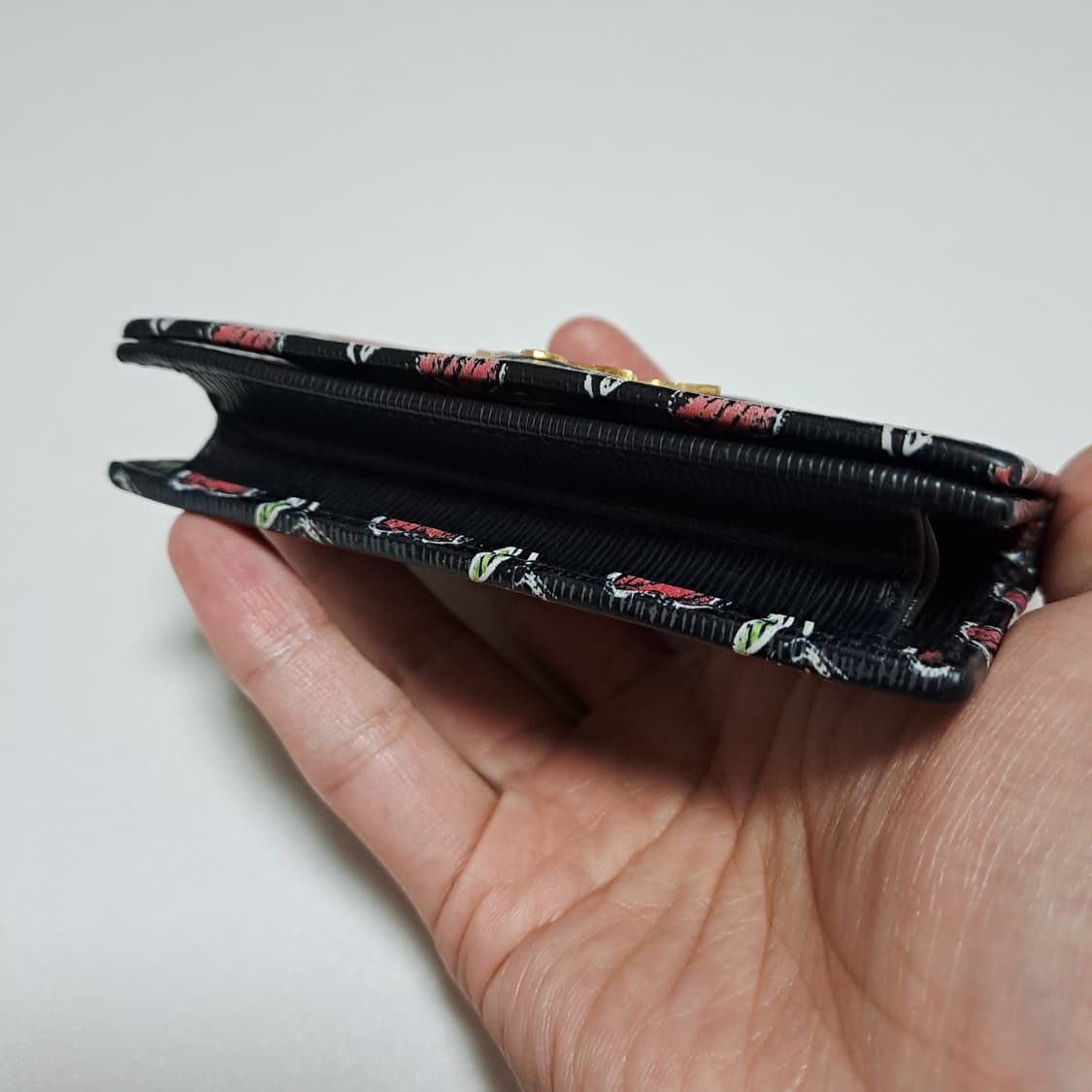 [100%/정품] 프라다 사피아노 하트 패턴 카드지갑, 프라다지갑 상품이미지9