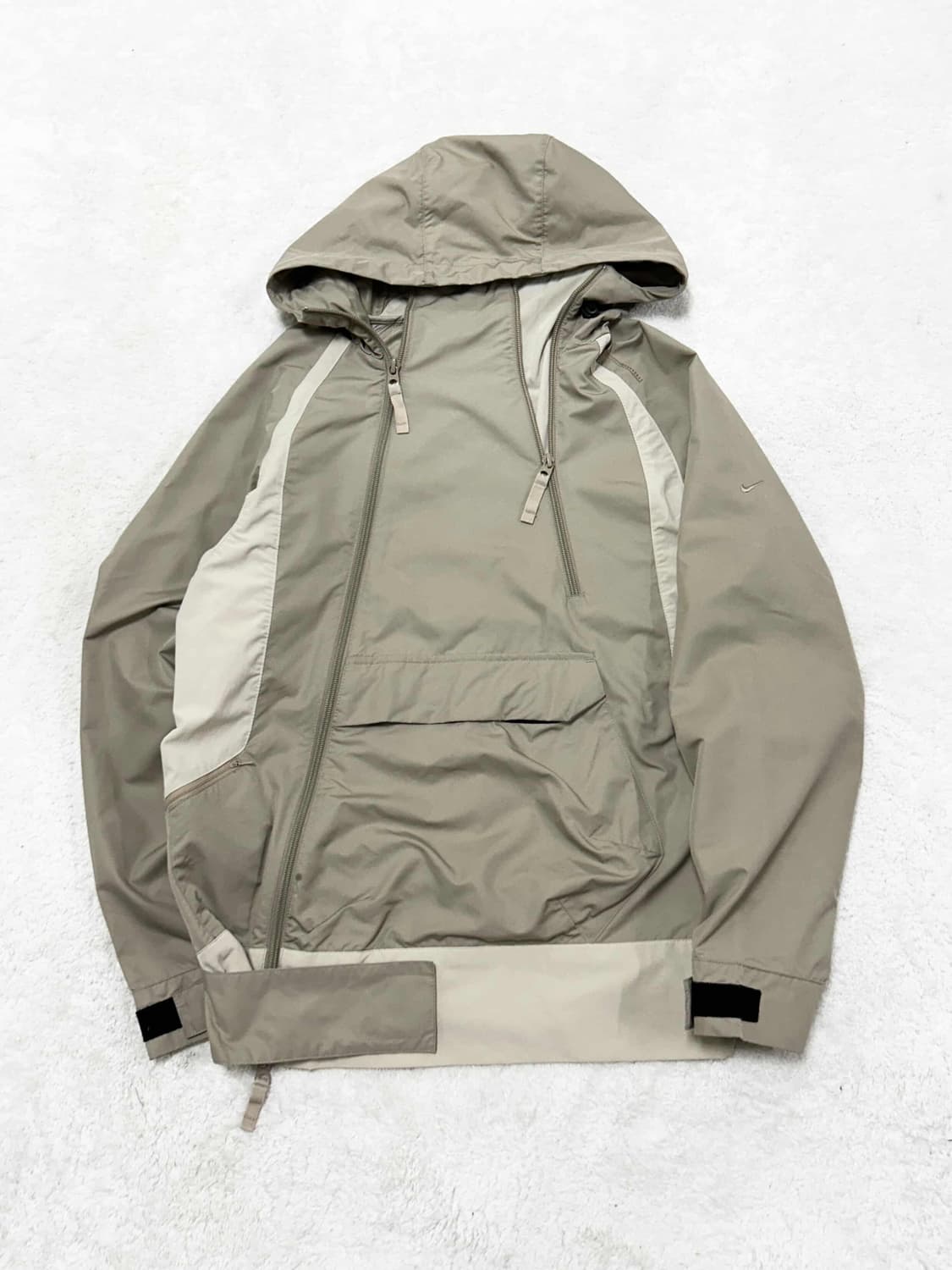 나이키 스우시 베이지 사선 바람막이 상품이미지5