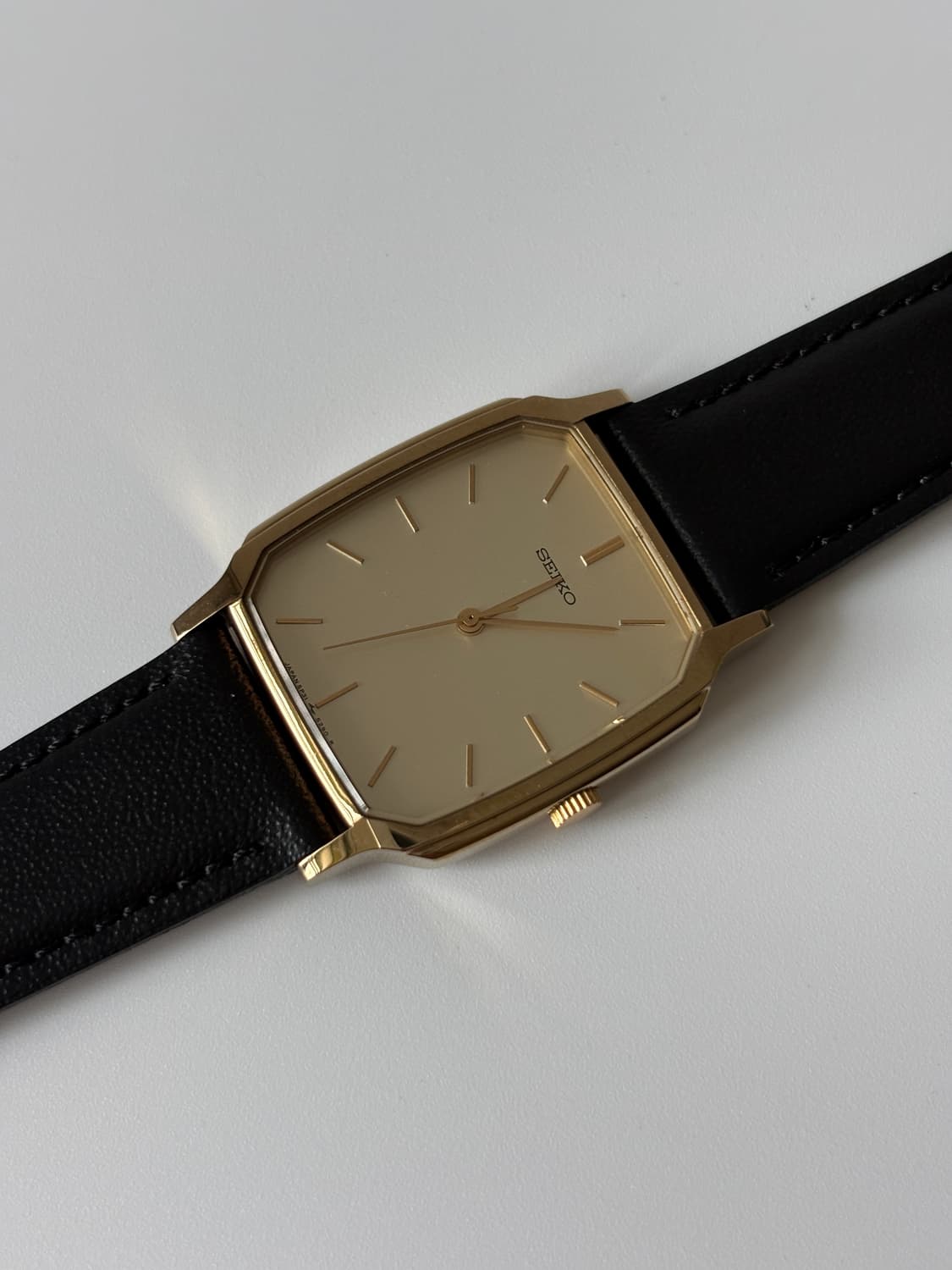 빈티지시계 1980년대 골드 탱크 쿼츠 남성 상품이미지3