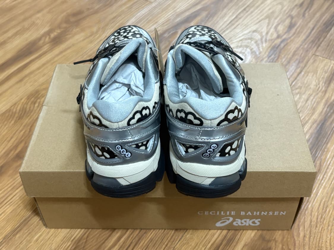 아식스 세실리에반센 젤카야노20 바닐라 실버 퓨어 상품이미지5