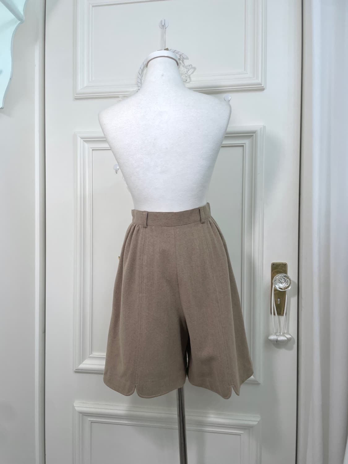 beige wool heart button pocket half pant 상품이미지3