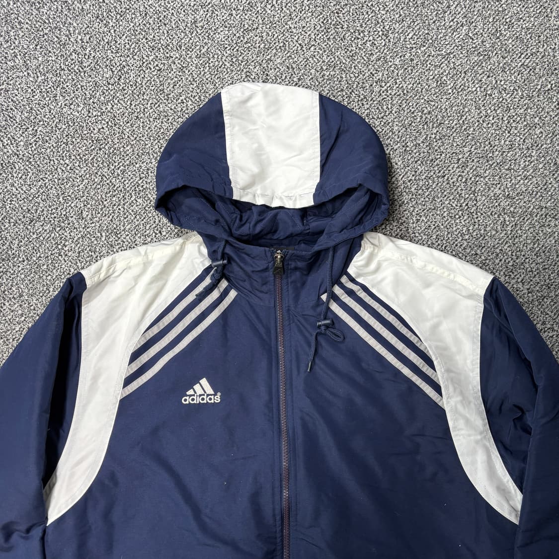아디다스 90s 네이비 화이트 누빔 점퍼 (100) 상품이미지2