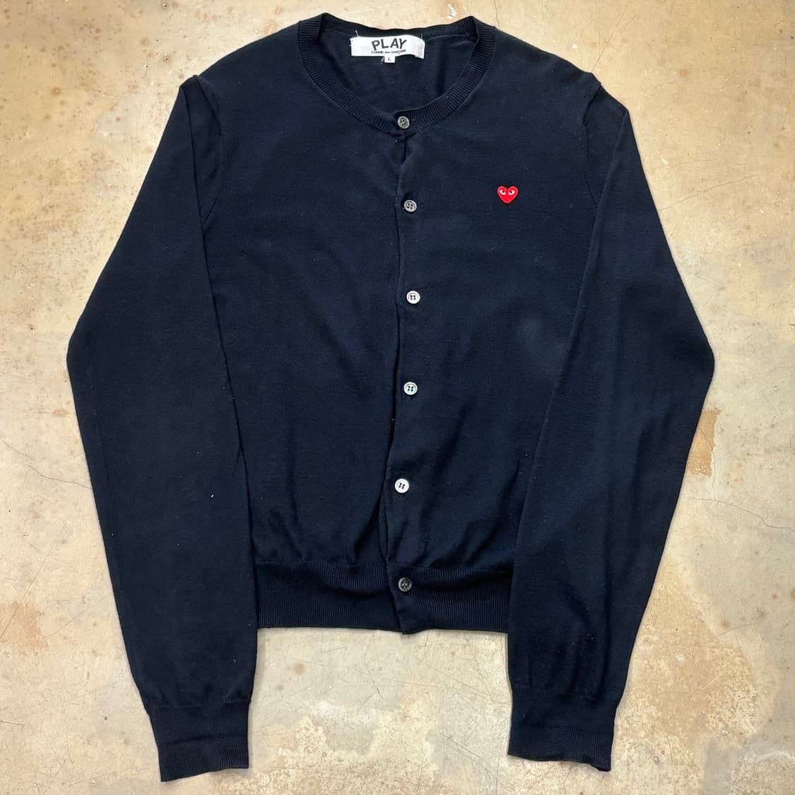 L 꼼데가르송 레드 와펜 여성용 블랙 가디건   상품이미지2