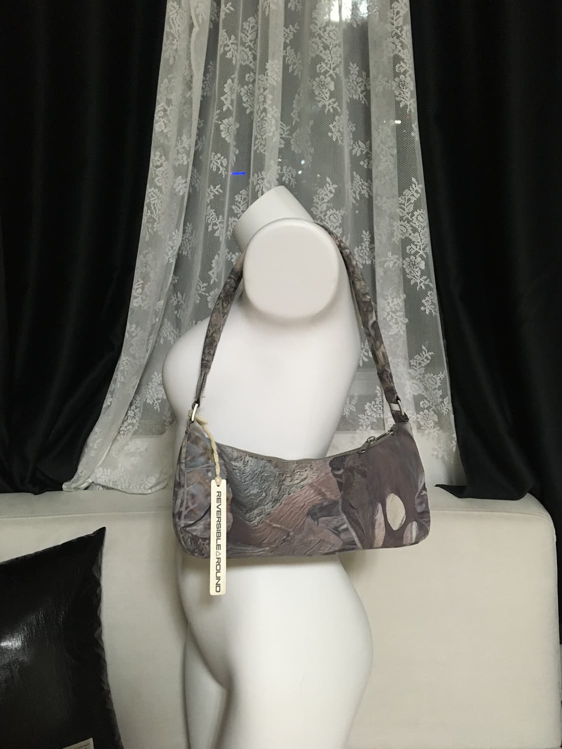 MISCHIEF CUSHION STRAP SHOULDER BAG 상품이미지2