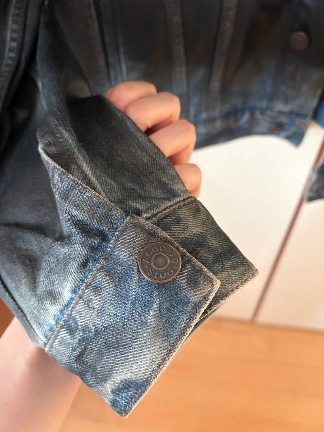 Acne Studios 코팅 데님 재킷 (SS26) 상품이미지7