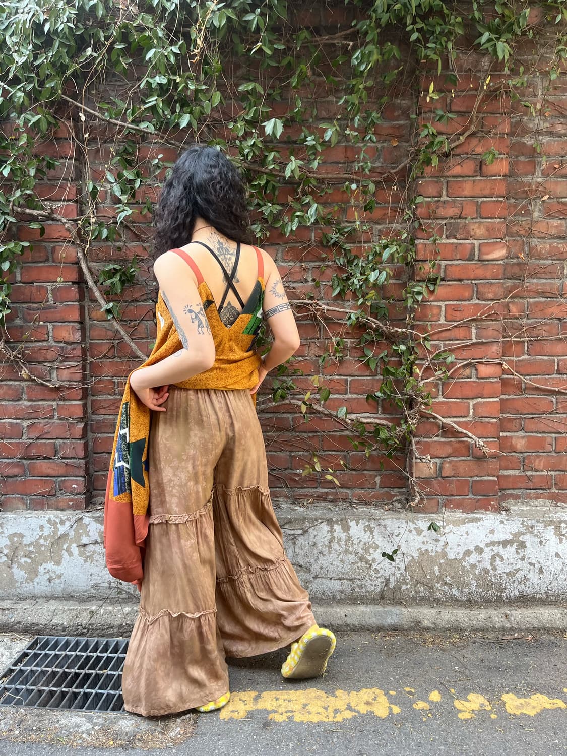 브라운 타이다이 패턴 와이드 팬츠 상품이미지5