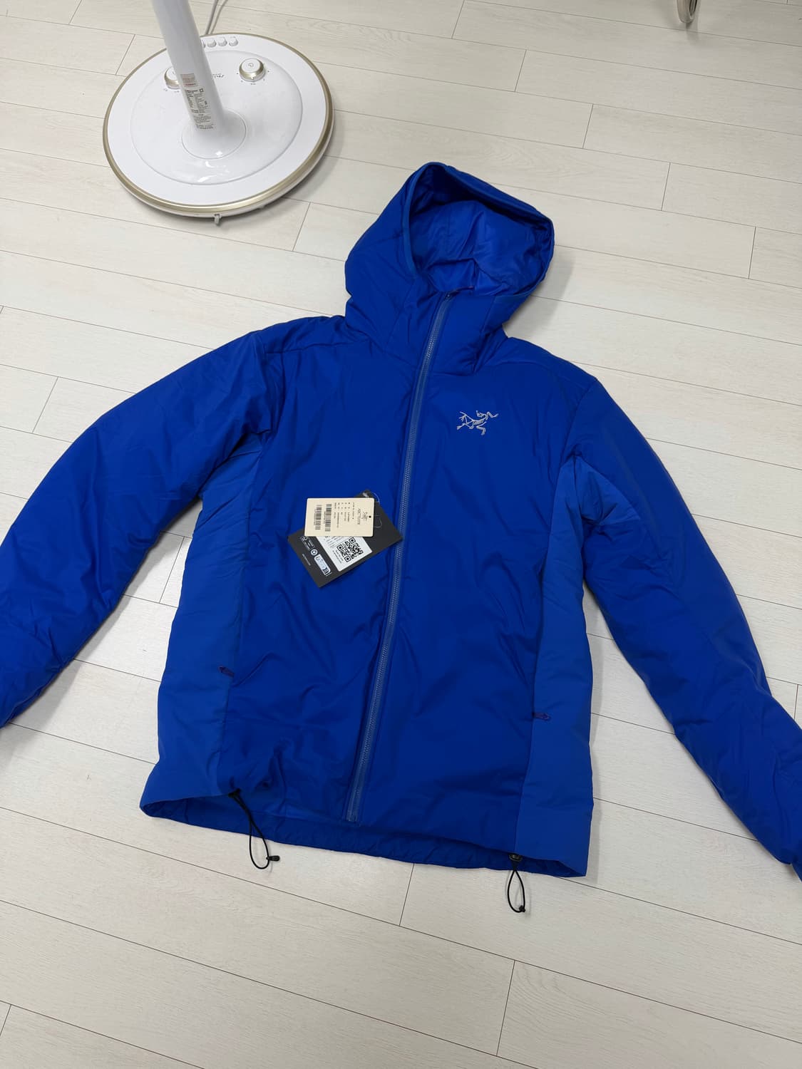 아크테릭스 아톰 sv M 사이즈  상태 9.3/10  가격텍까지 있어서  상품이미지1