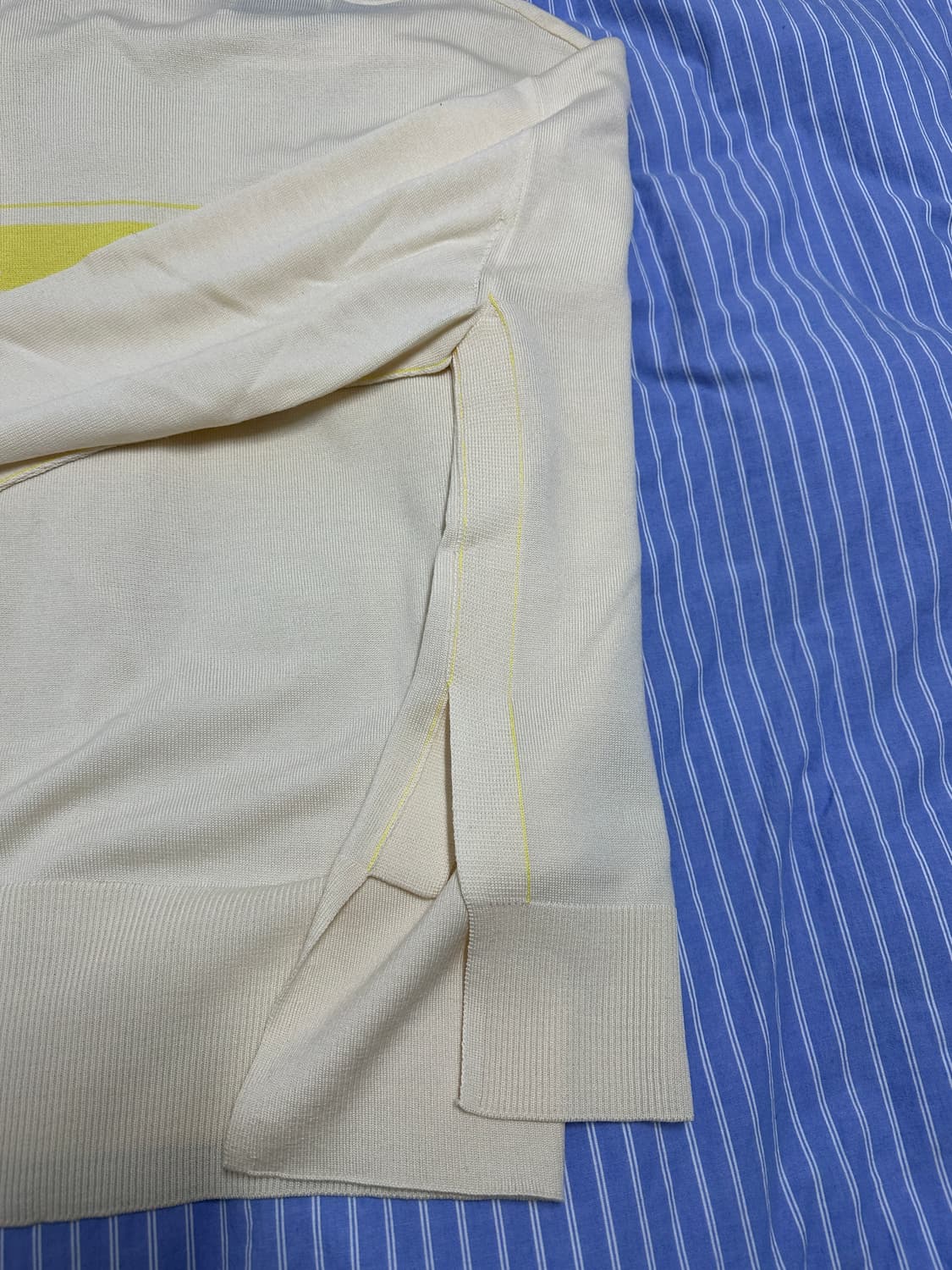 솔리드옴므 백로고 니트 아이보리 48 상품이미지3