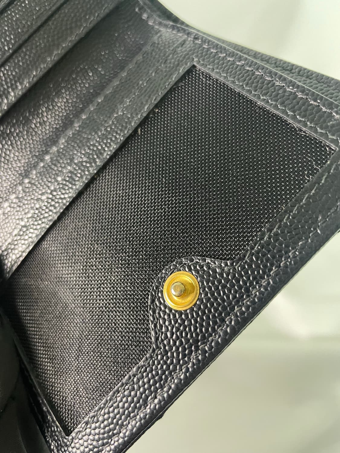 입생로랑 마틀라세 블랙 반지갑 금장 단품 상품이미지8