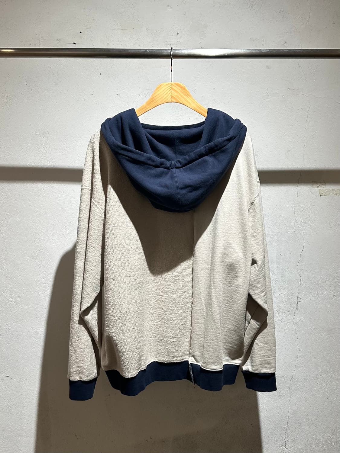 Name. Asymmetric Switching Hoodie 상품이미지3