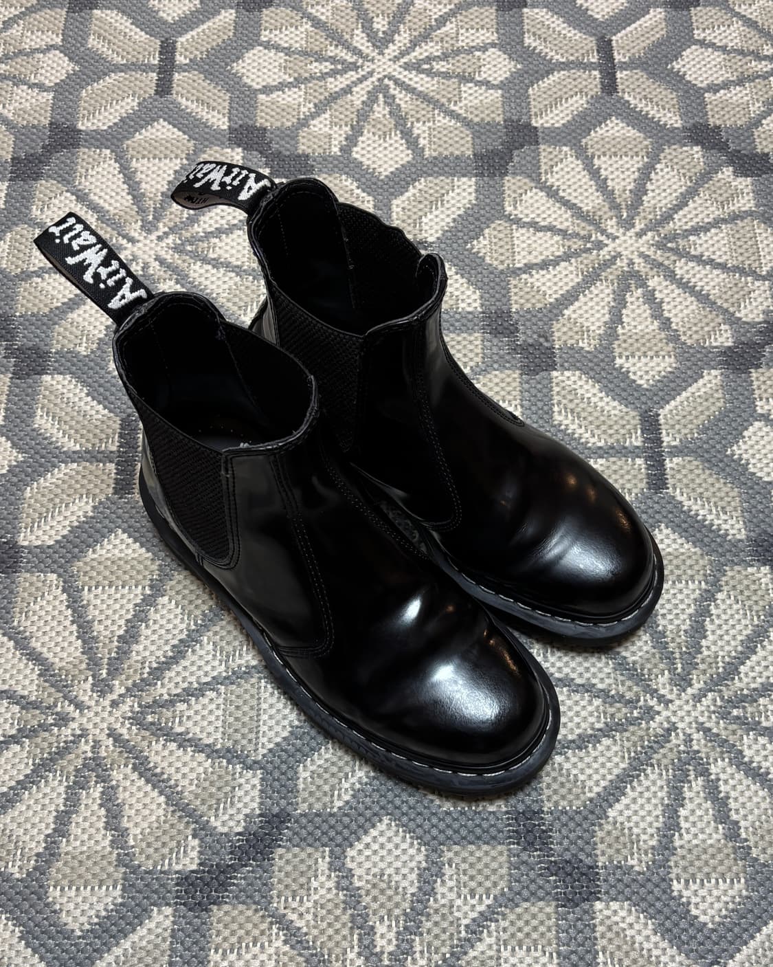 (260) 닥터마틴 2976 WS 화이트 스티치 상품이미지1