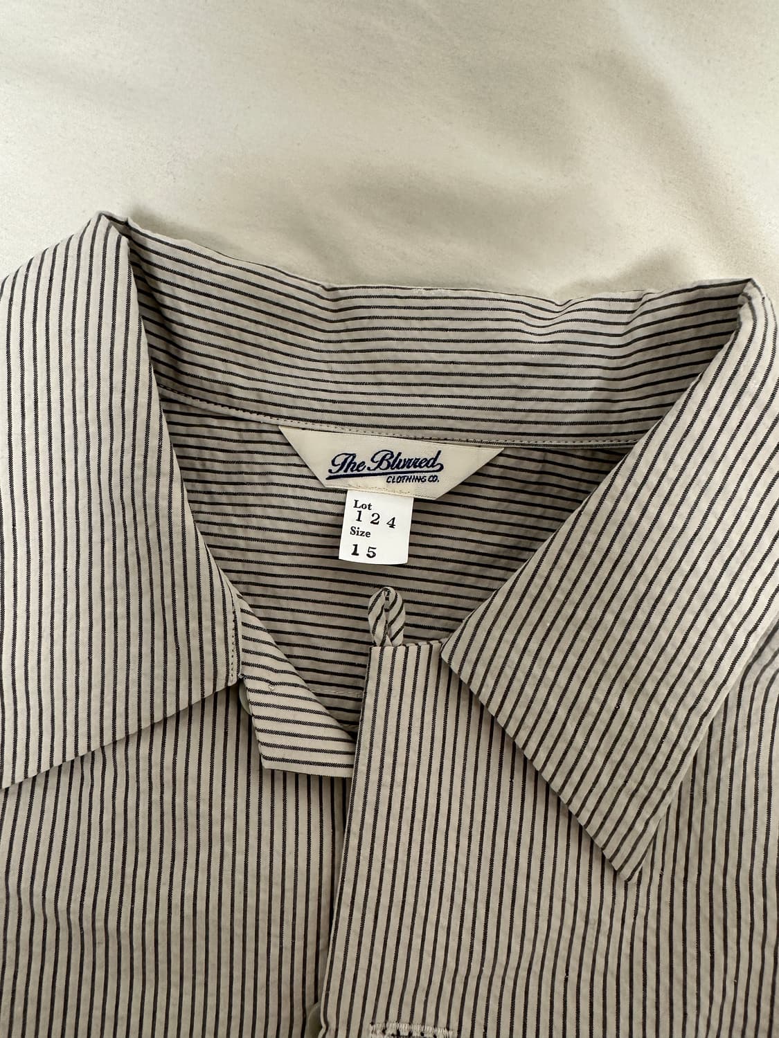 the blurred clothing 셔츠 상품이미지2