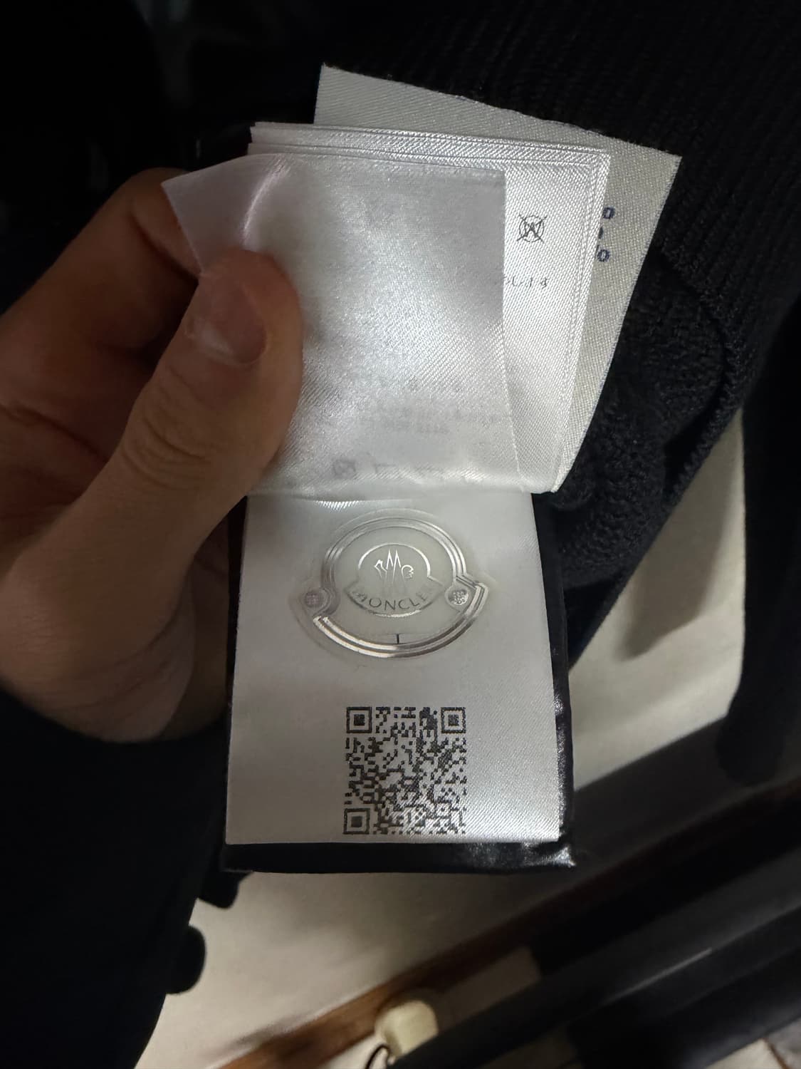 몽클레어 김현우 니트패딩 블랙 유광L 상품이미지6