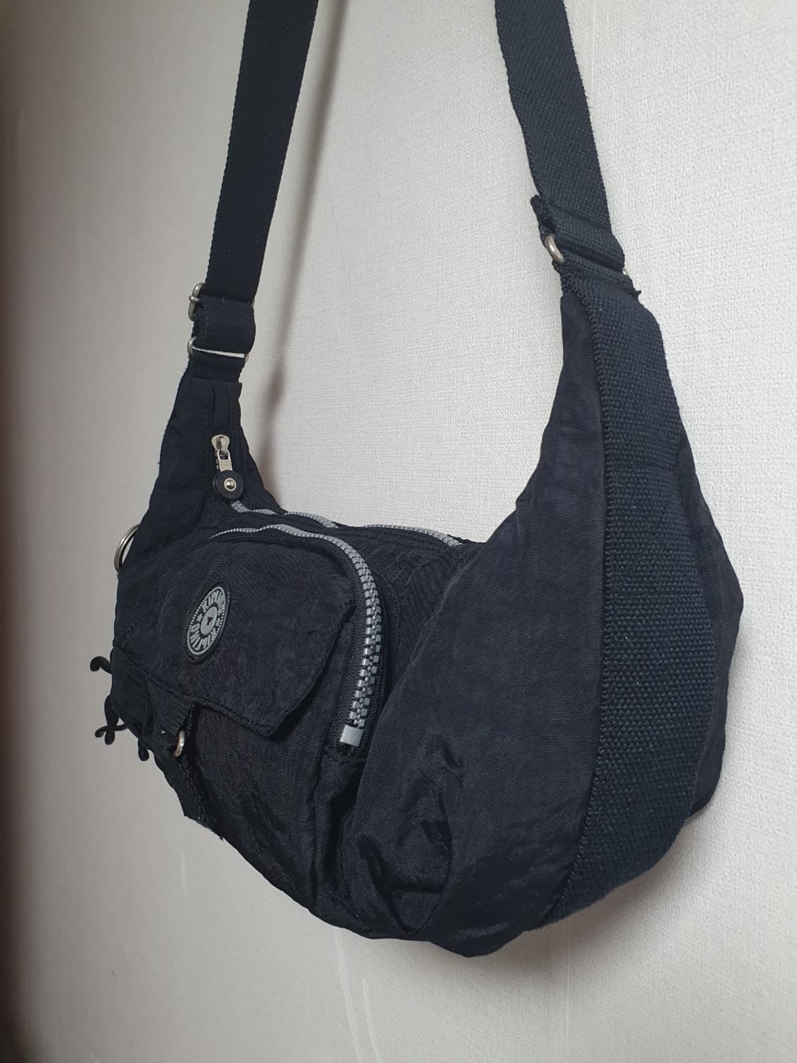 키플링 반달 숄더백 호보백 블랙 상품이미지3