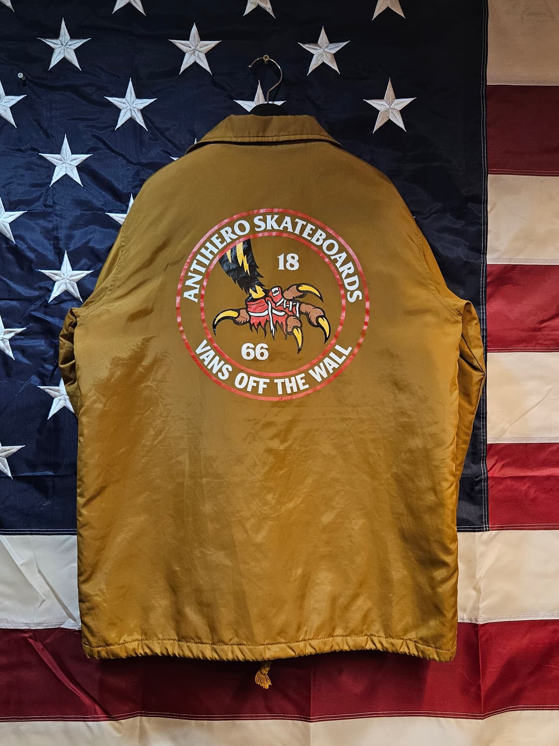반스X안티히어로 Skateboards Coach Jacket 상품이미지2