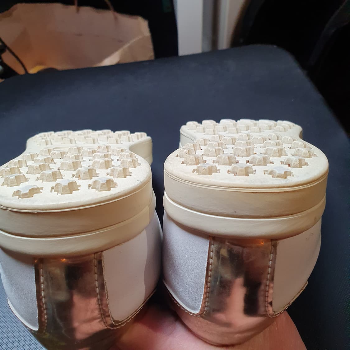 오버도즈 골프 화이트 골드 스니커즈230mm 상품이미지5