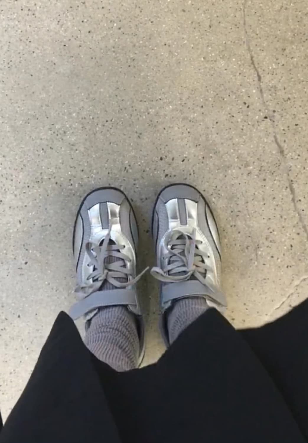 오찌 로마리 레이스업 스니커즈 실버 그레이 상품이미지2