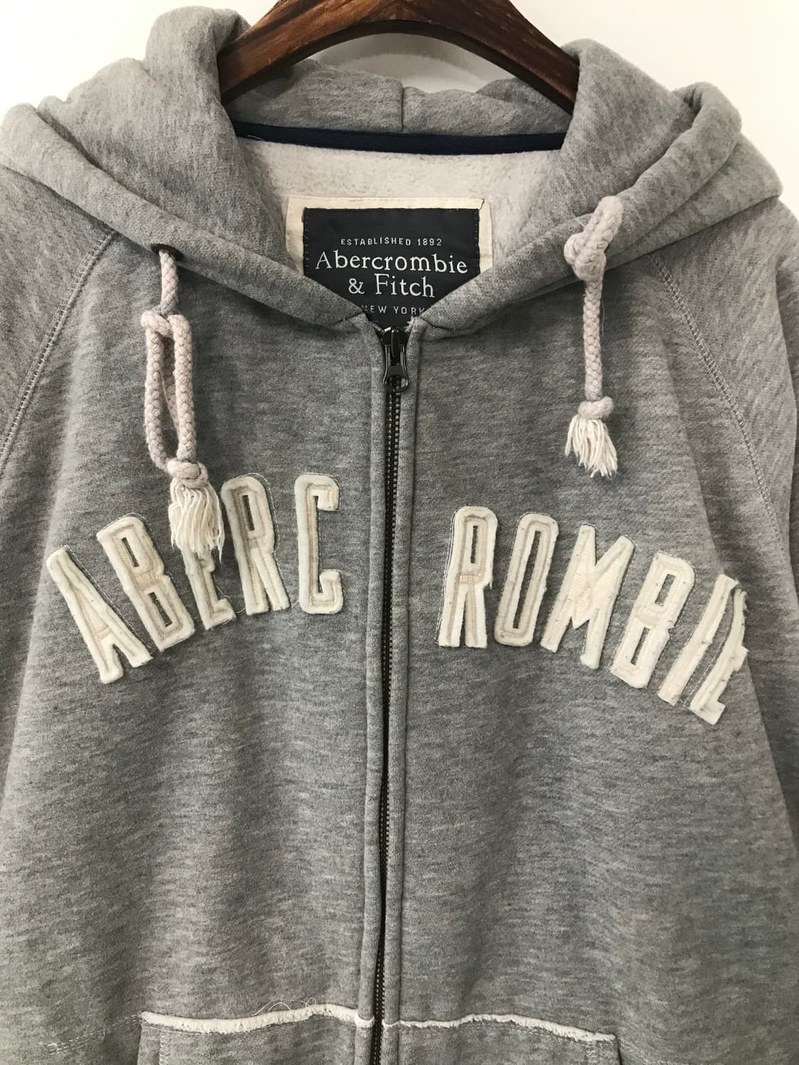 아베크롬비 y2k 와투케 그레이 아방핏 후드집업 상품이미지4