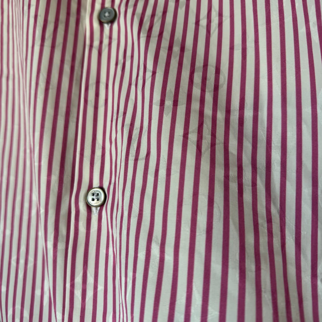 루이비통 2025 S/S 모노그램 스트라이프 셔츠 상품이미지6