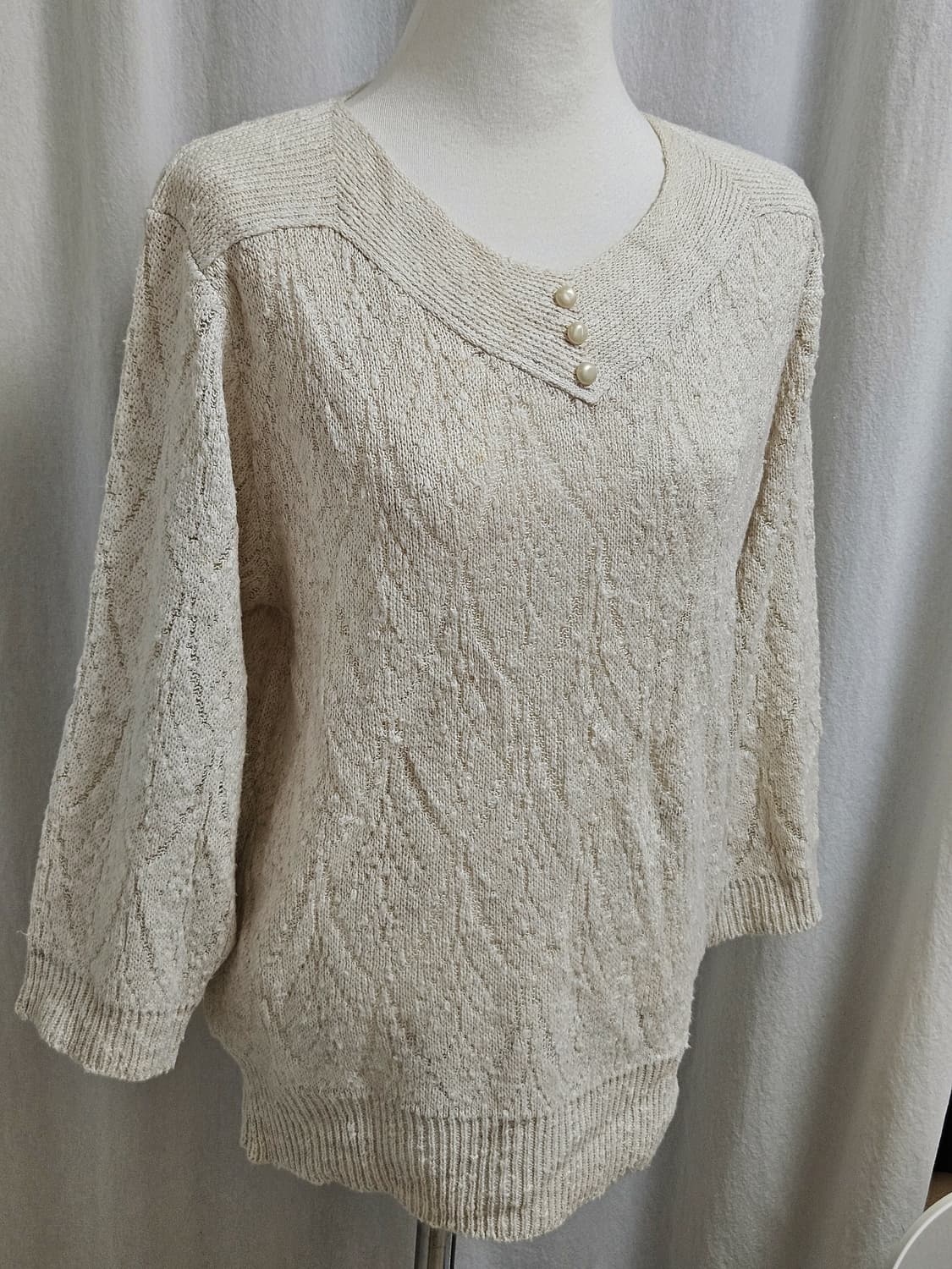 아이보리 모리 단추 레이어드용 브이넥 니트 상품이미지3