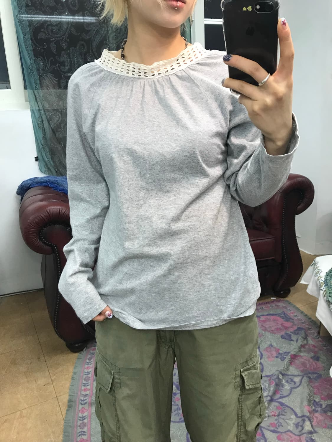 빈티지 여성 펀칭 디테일 그레이 롱슬리브 긴팔 티 (Z1156) 상품이미지2
