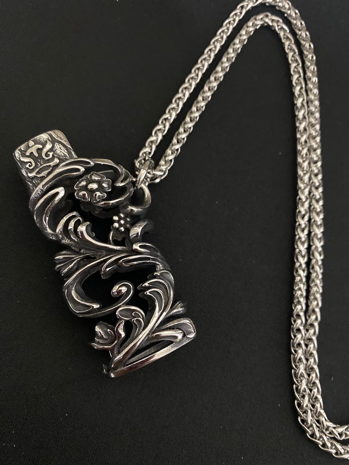 Heavy Gothic 라이터 케이스 목걸이 상품이미지1