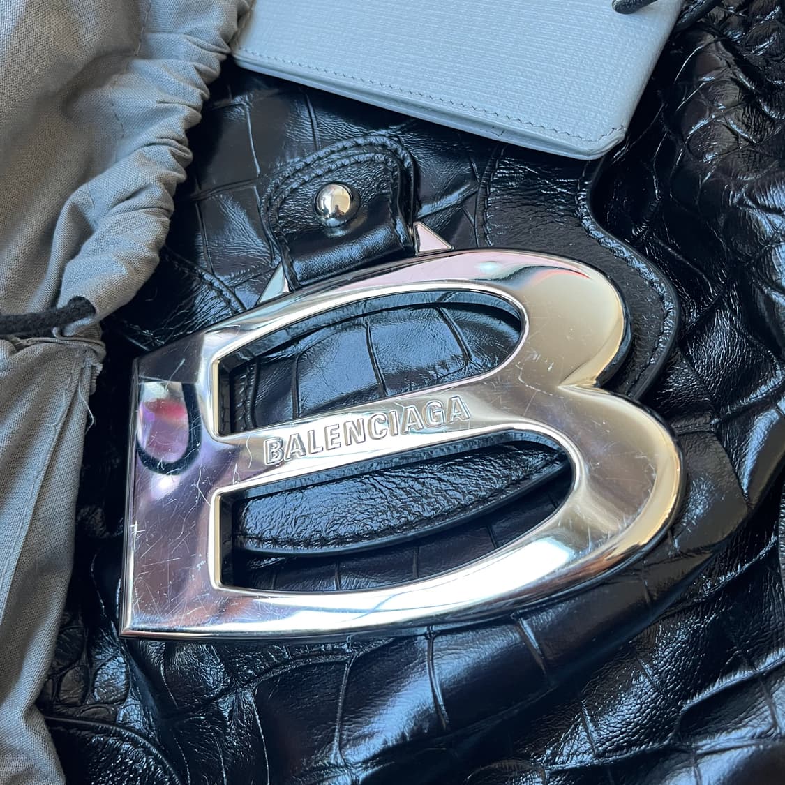 Balenciaga AW 2024 Essex Hobo Bag 상품이미지9