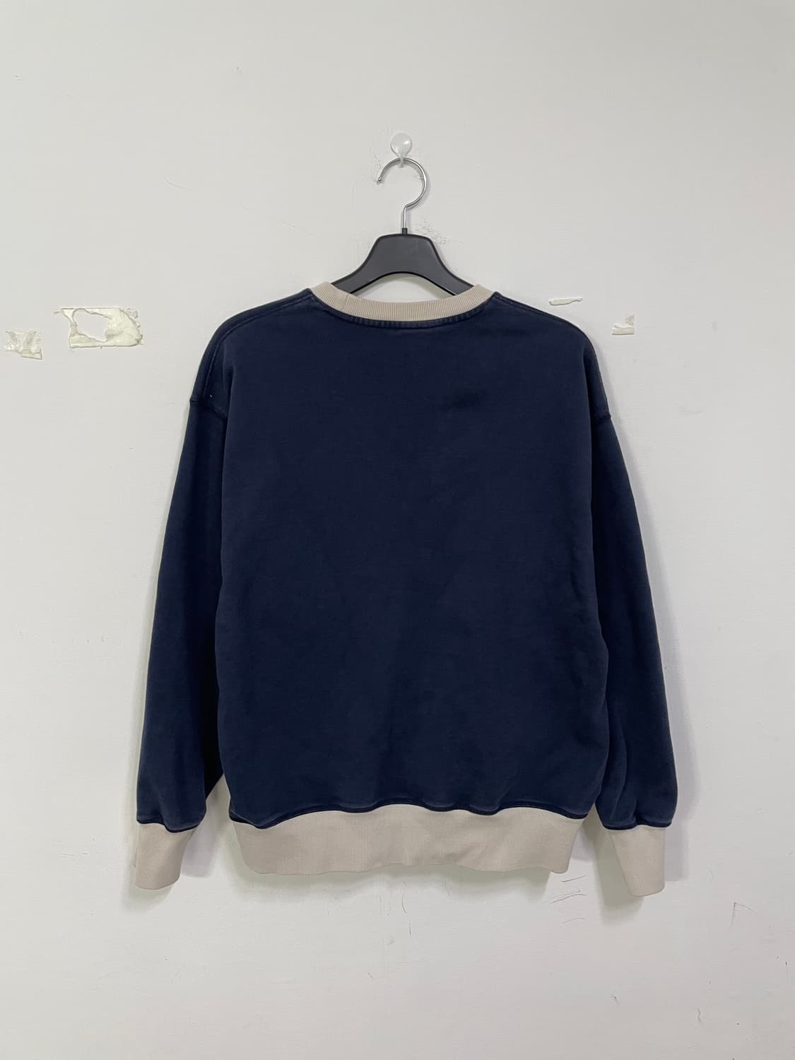 유니폼브릿지 네이비 맨투맨 상품이미지3