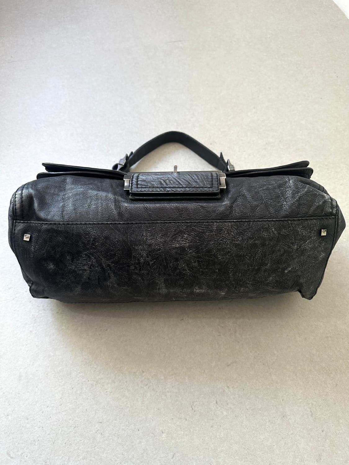 지방시 2000s 워시드 레더 사첼 보스턴백 상품이미지6