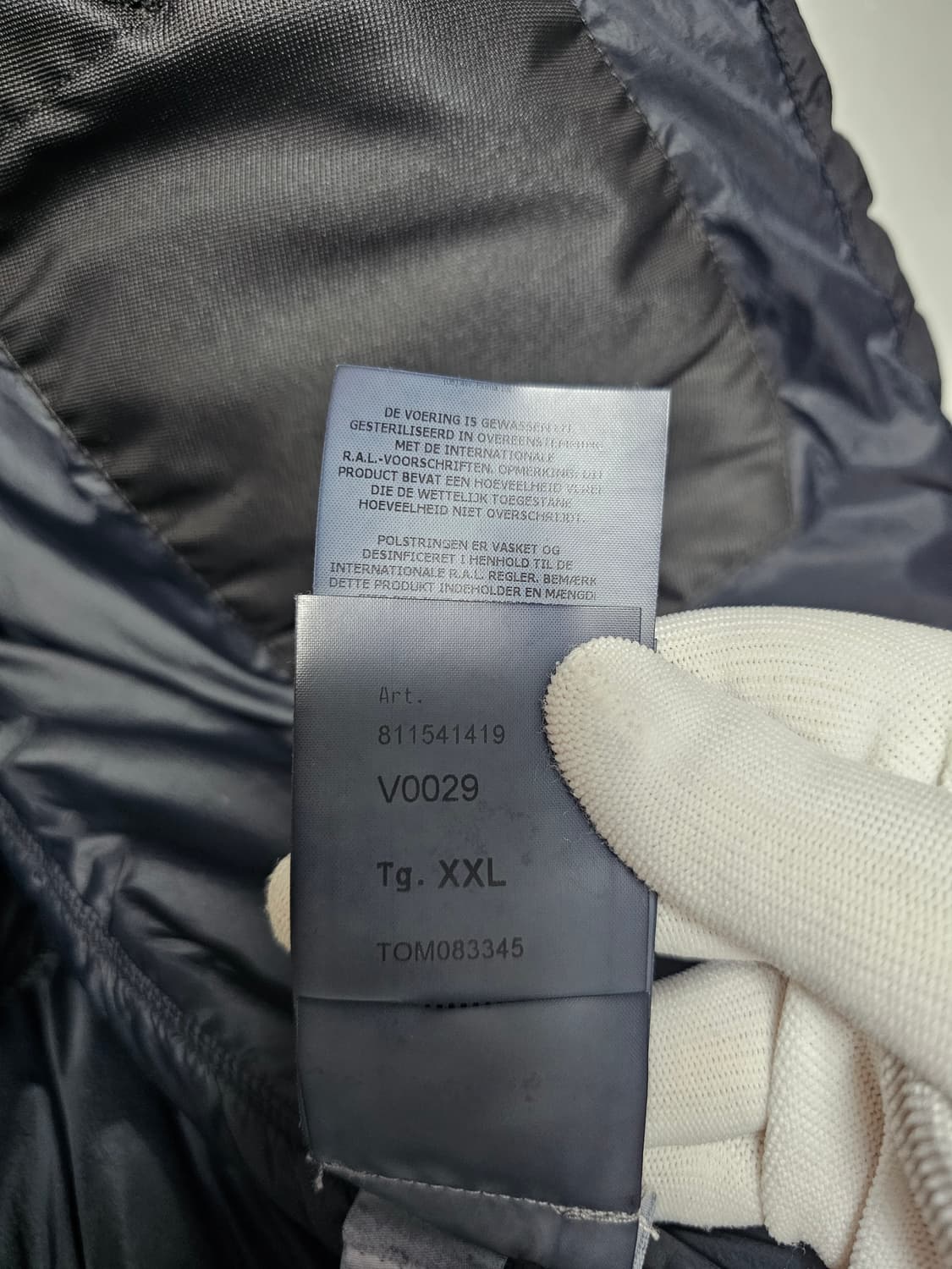 스톤아일랜드 나일론 메탈 에코닐 후드 다운 패딩 24FW 상품이미지9