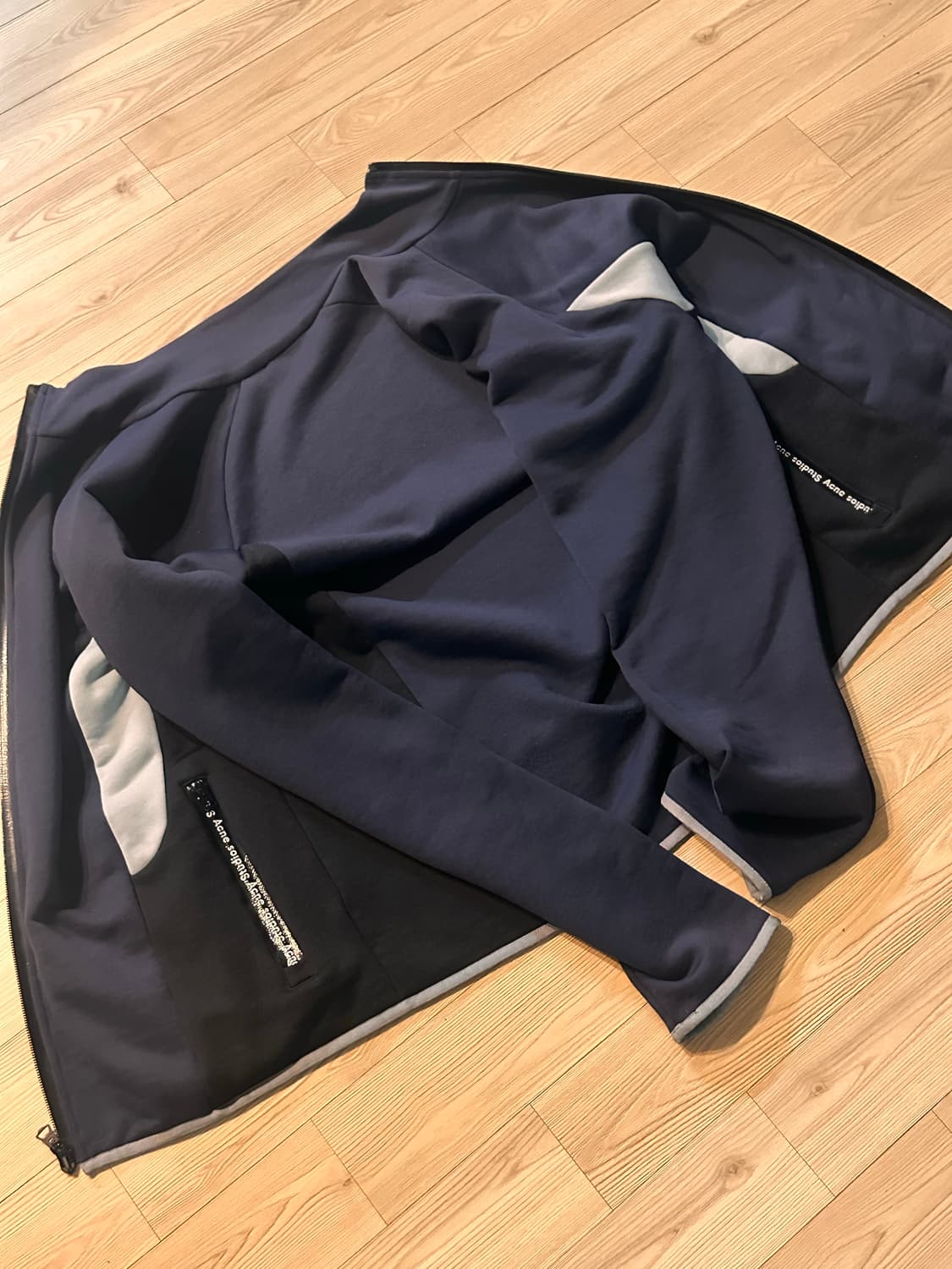 아크네 집업 L 상품이미지3