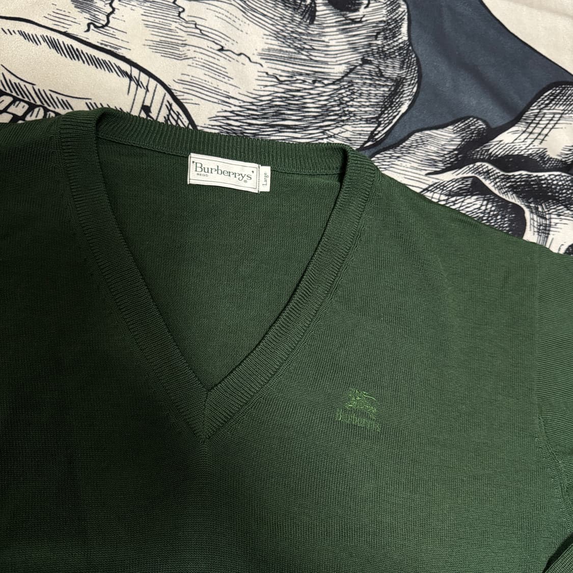 버버리 브이넥 울 니트 L사이즈 상품이미지2