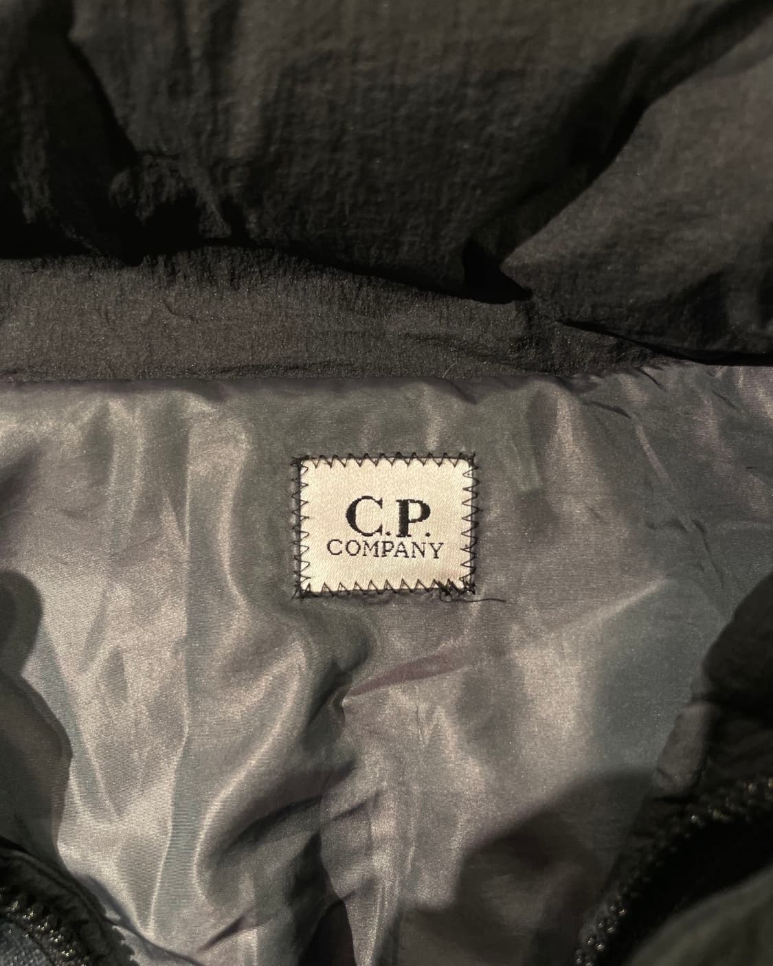 씨피컴퍼니 블랙 크랭클랩스 고글 덕 다운 후디 자켓 상품이미지8