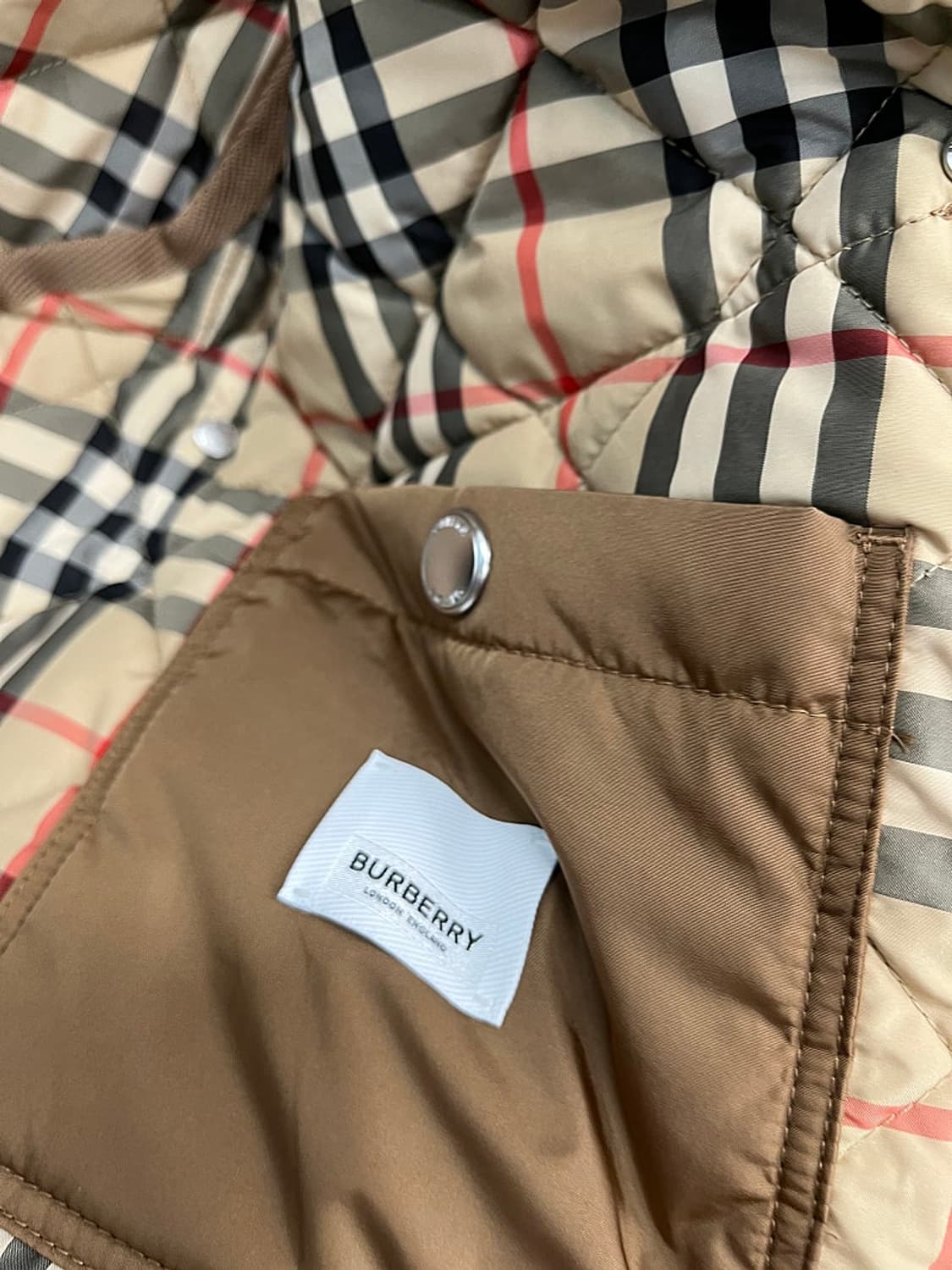 여) 버버리 신형 크롭 퀼팅자켓  상품이미지6