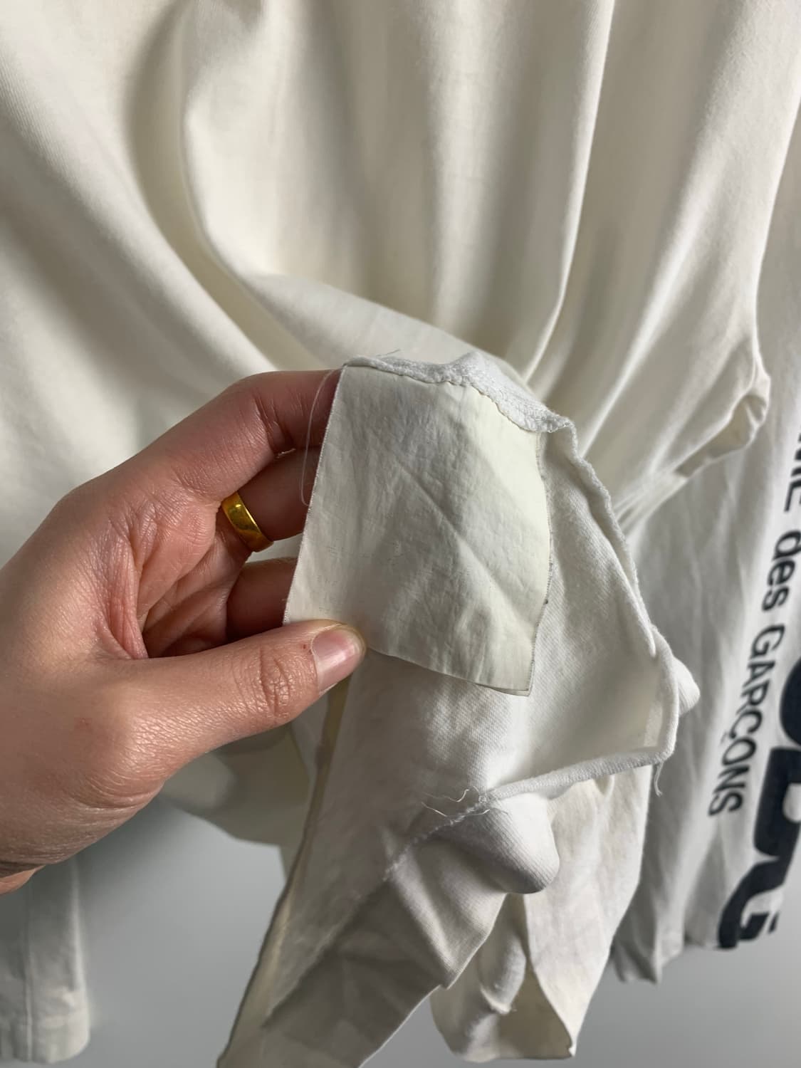 꼼데가르송 스펠아웃 화이트 롱 슬리브 긴팔티 상품이미지6