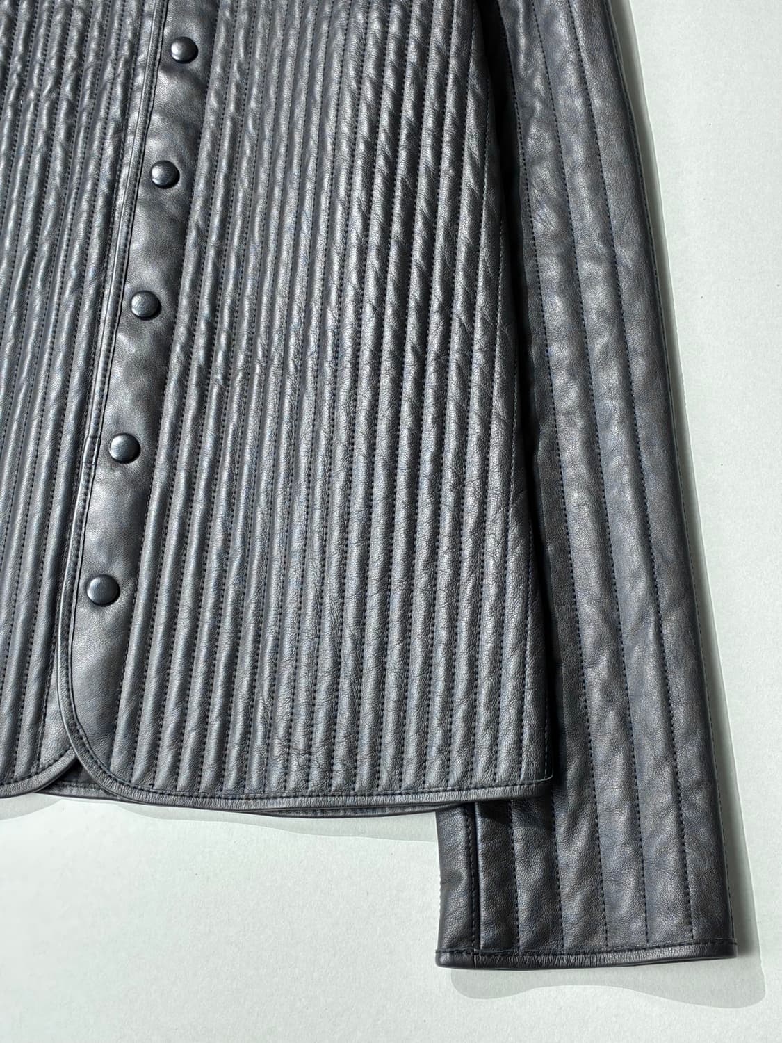 TOTEME 토템 퀼티드 램스킨 레더 라이너 자켓 블랙 36사이즈 상품이미지3