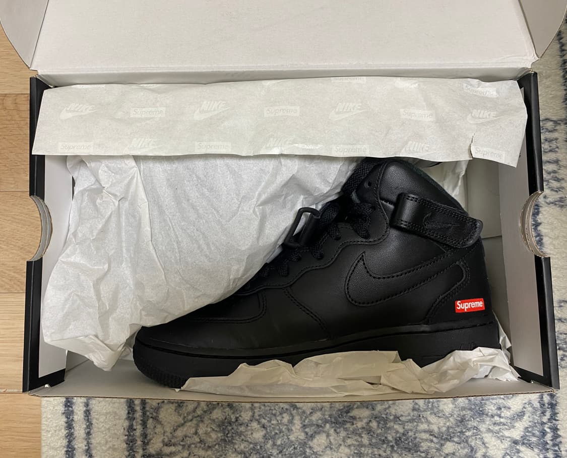 나이키 슈프림 에어포스 미들 블랙 6(240)사이즈 상품이미지1